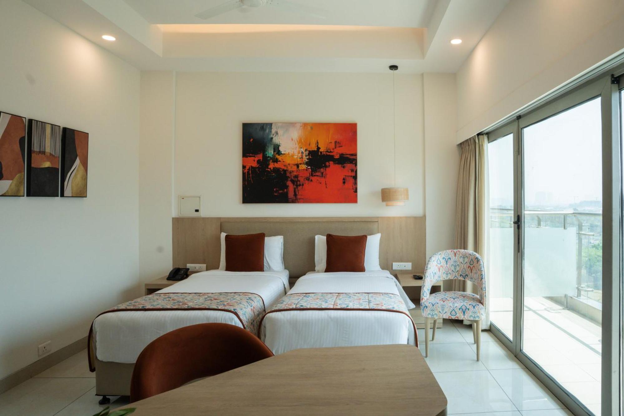 Ar Suites Klj Square Гургаон Экстерьер фото