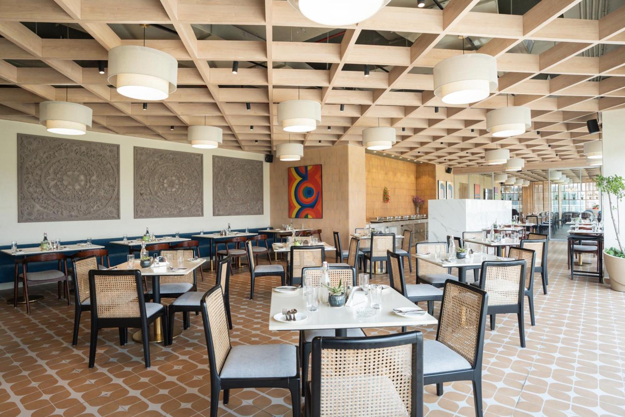 Ar Suites Klj Square Гургаон Экстерьер фото
