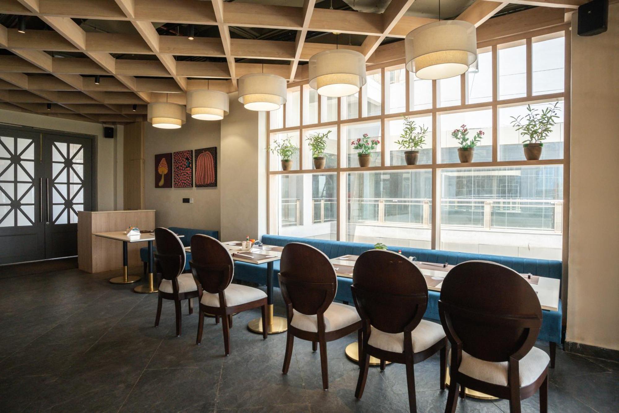 Ar Suites Klj Square Гургаон Экстерьер фото